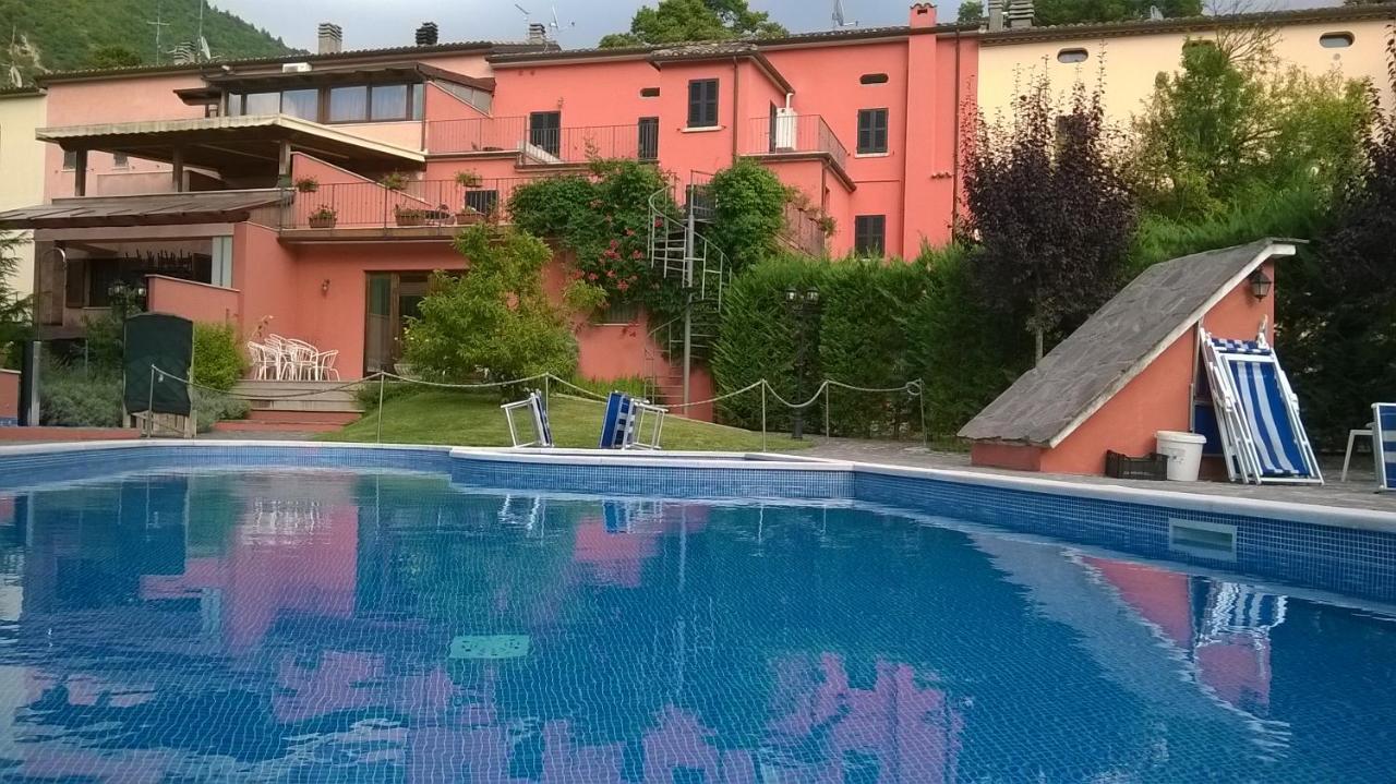 Piobbico Albergo Montenerone מראה חיצוני תמונה